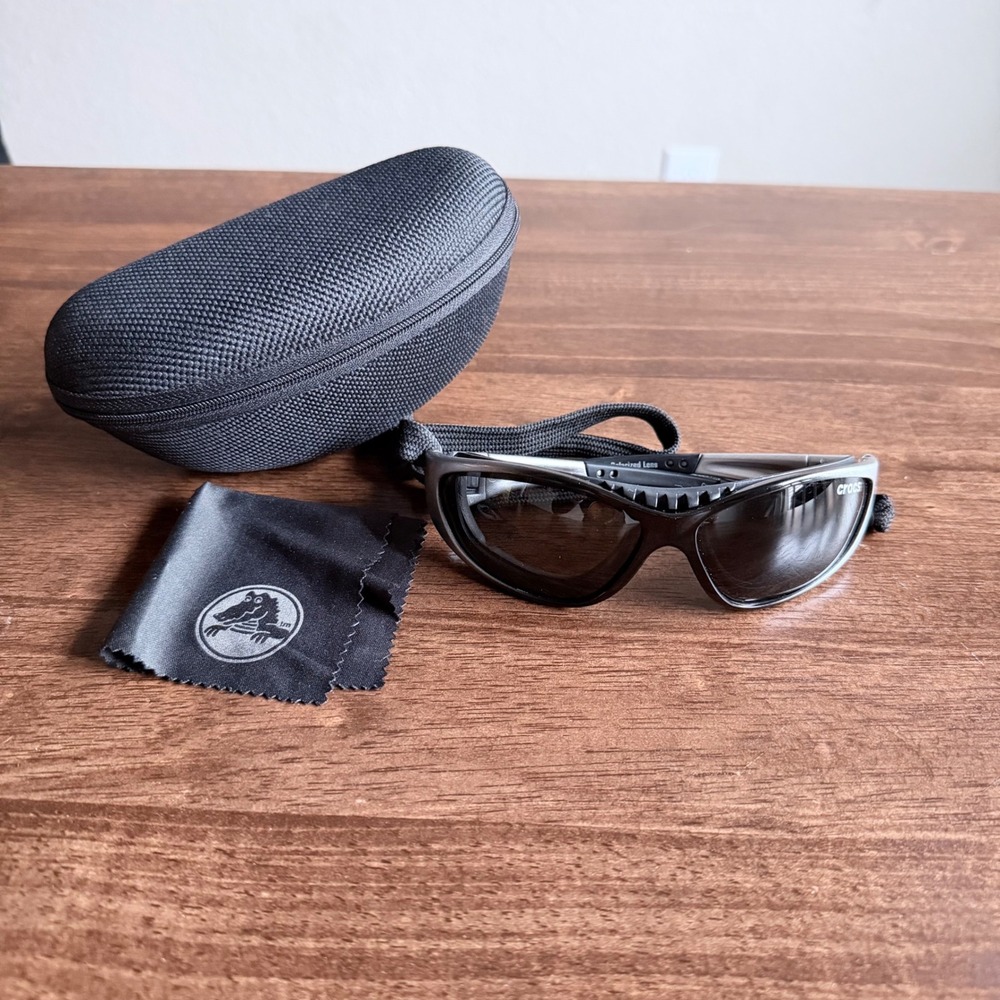 Crocs Polarized Sport Sunglasses Silver Black Wrap Around w: Case and Strap Rare
